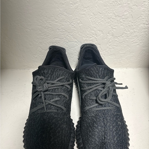 Yeezy Black Athletic Shoes main image 2
